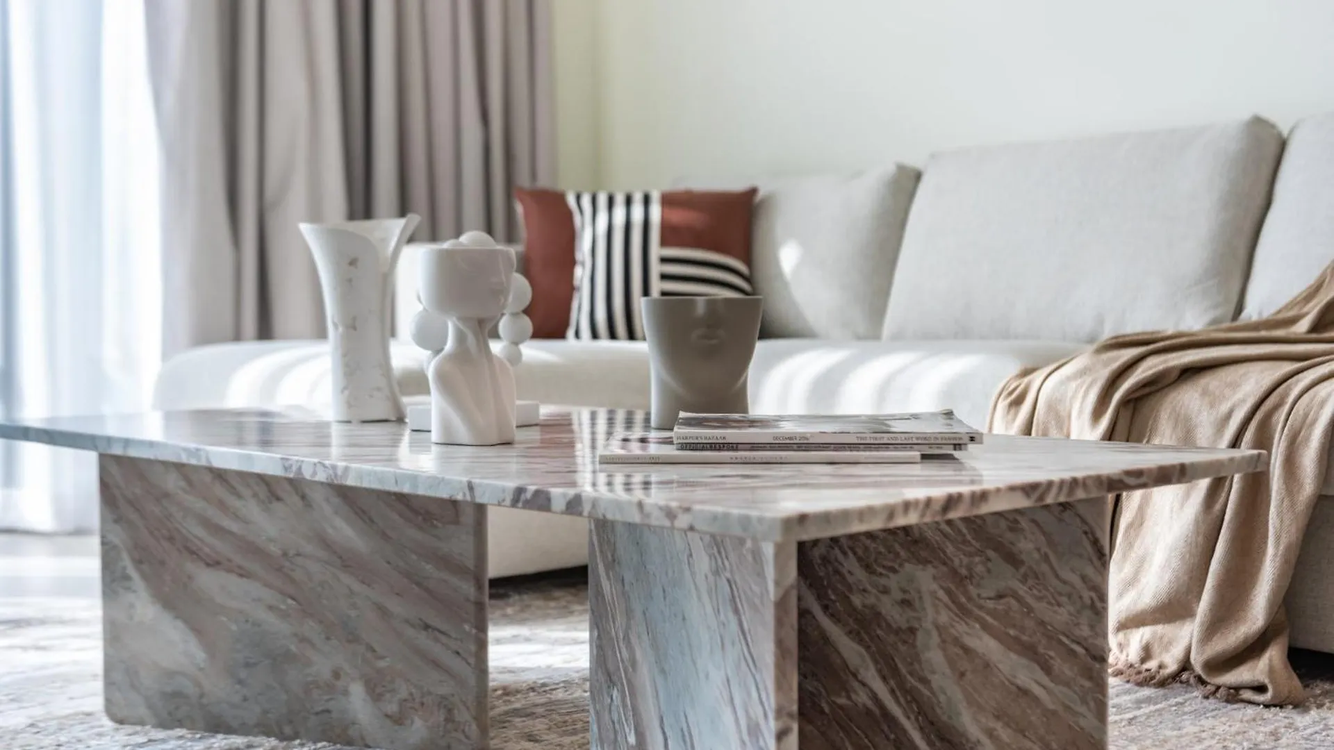 The Smart Concierge - Signature Grande Dubai Apartment
