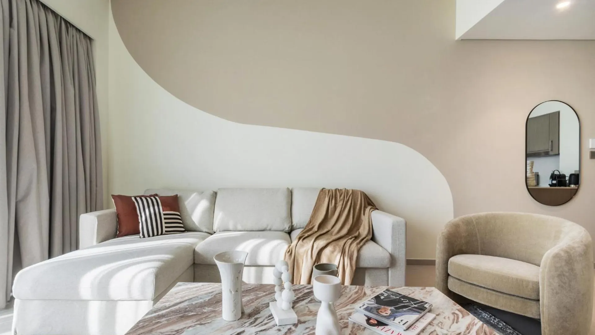 The Smart Concierge - Signature Grande location