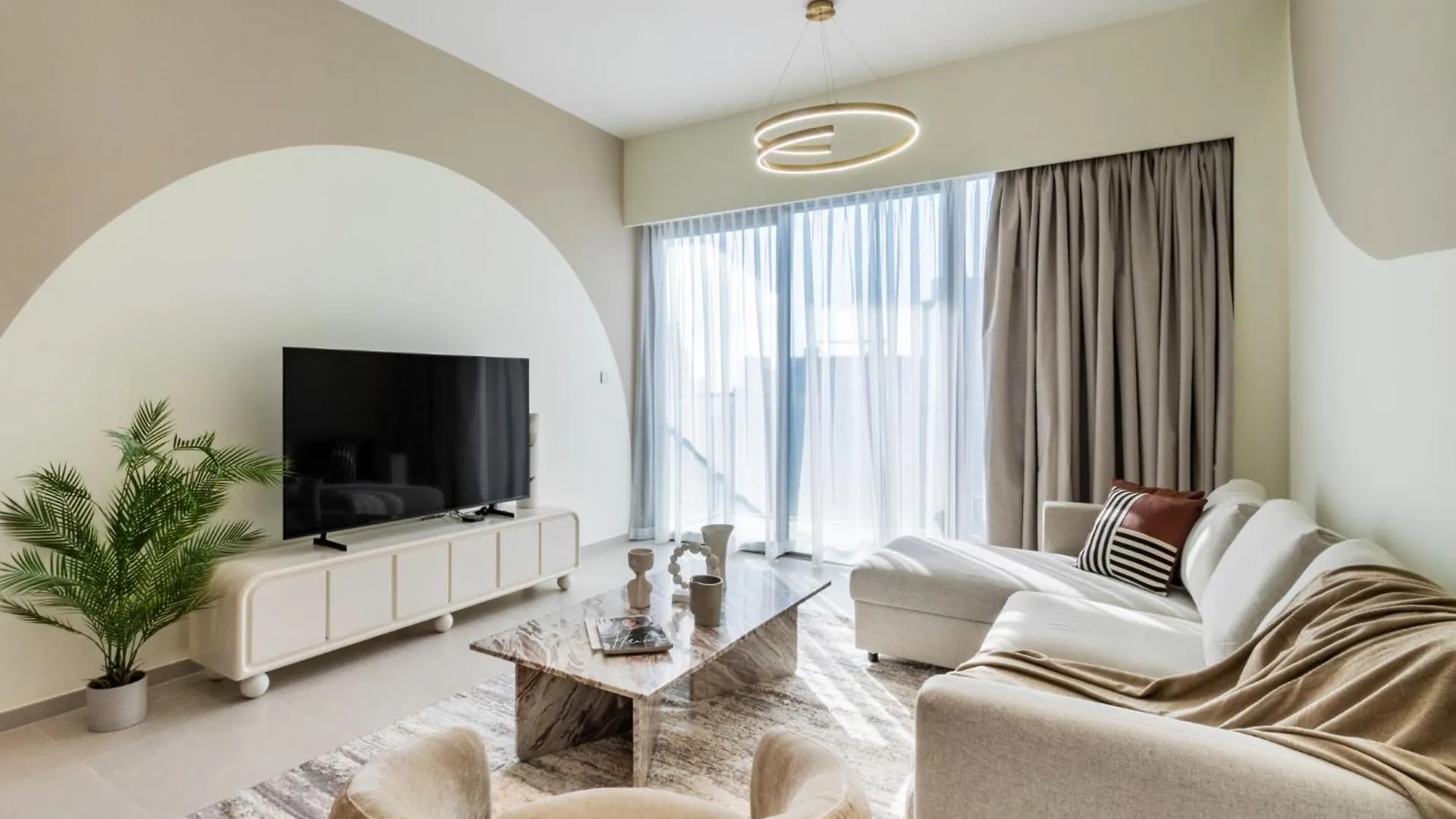 The Smart Concierge - Signature Grande Dubai
