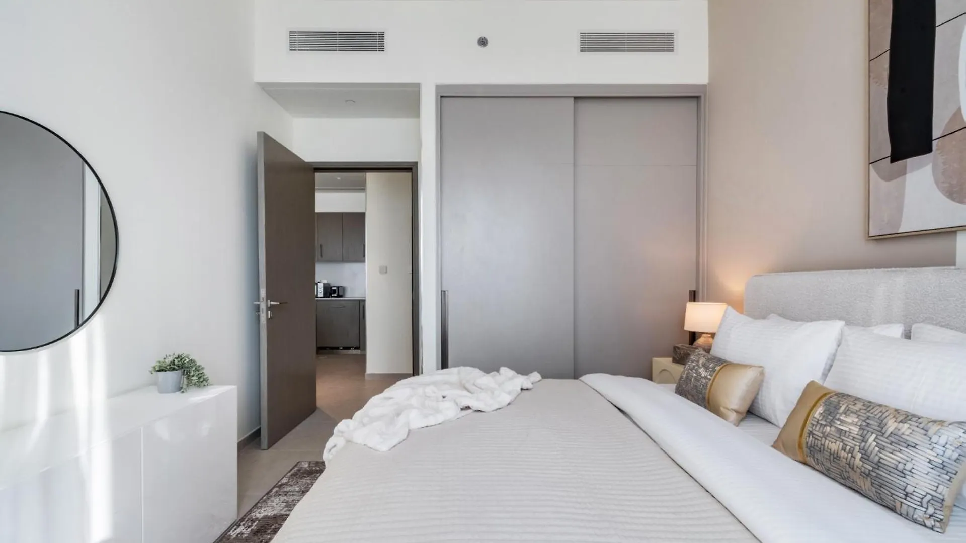 The Smart Concierge - Signature Grande Dubai